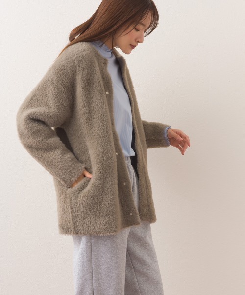 OMNES（オムネス）の「フェザーヤーンダブルフェイスニットカーディガン（カーディガン/ボレロ・レディース・ベージュ/グレー・FREE）」の11枚目の写真