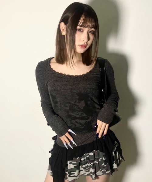 .KOM(ドットコム)の「A'GEM/9 × .kom 『.KOMZ/ドットケーオーエムゼット』 シャドウフリル シアーロングスリーブカットソー(Tシャツ/カットソー・レディース・ホワイト/グレー・FREE)」の2枚目の写真