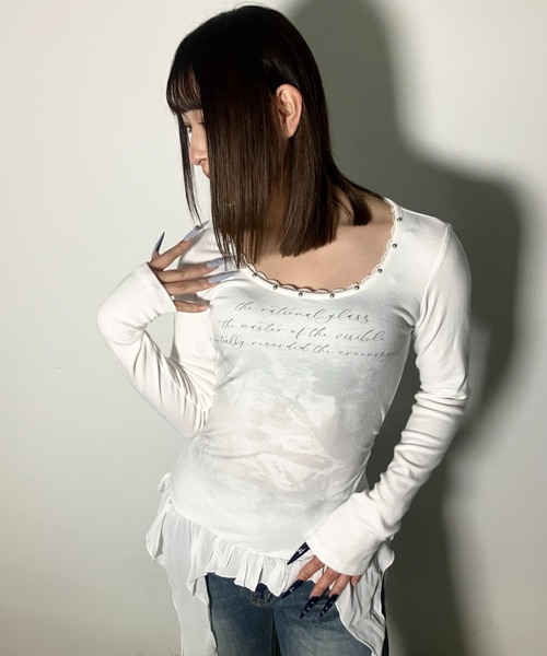 .KOM(ドットコム)の「A'GEM/9 × .kom 『.KOMZ/ドットケーオーエムゼット』 シャドウフリル シアーロングスリーブカットソー(Tシャツ/カットソー・レディース・ホワイト/グレー・FREE)」の3枚目の写真