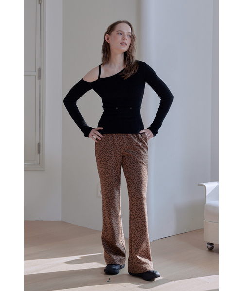 AFTERHOURS(アフターアワーズ)の「LEOPARD BOOTS CUT BANDING PANTS (BROWN)(スウェットパンツ・レディース・その他・FREE)」の4枚目の写真