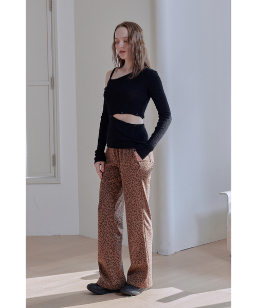 AFTERHOURS(アフターアワーズ)の「LEOPARD BOOTS CUT BANDING PANTS (BROWN)(スウェットパンツ・レディース・その他・FREE)」の5枚目の写真