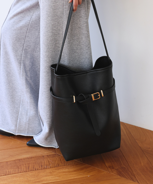 SLOBE IENA（スローブイエナ）の「《WEB限定/追加4》SLOBE ベルトスクエアトートバッグ（ショルダーバッグ・レディース・ブラック・FREE）」の7枚目の写真