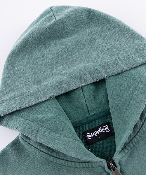 SUPPLIER(サプライヤー)の「A'GEM/9 × .kom 『SUPPLIER/サプライヤー』 Distressed Cross Zip Hoodie/ダメージ加工クロスジップパーカー(パーカー・メンズ・グリーン/ブラック・XL/L)」の11枚目の写真