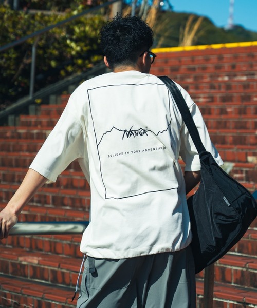 NANGA（ナンガ）の「【WEB先行予約】[NANGA/ナンガ] 別注 ルーズフィット スクエアロゴバックプリント ドローコードTシャツ（Tシャツ/カットソー・レディース・ホワイト/ブルー/ブラック・XL/L/M/S）」の9枚目の写真