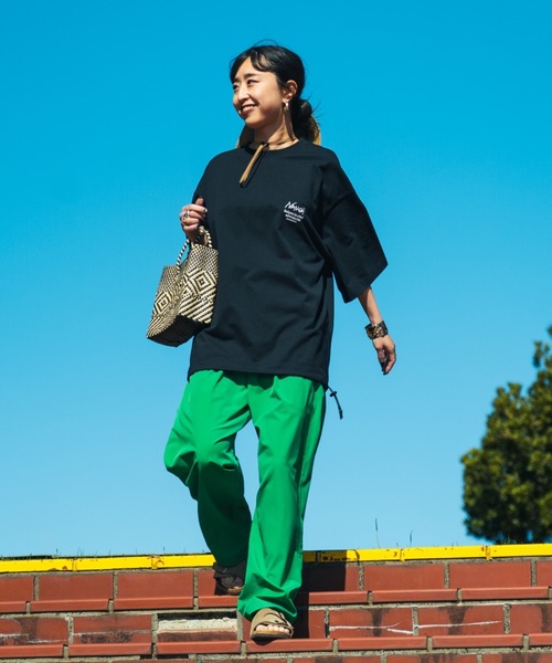 NANGA（ナンガ）の「【WEB先行予約】[NANGA/ナンガ] 別注 ルーズフィット スクエアロゴバックプリント ドローコードTシャツ（Tシャツ/カットソー・レディース・ホワイト/ブルー/ブラック・XL/L/M/S）」の14枚目の写真