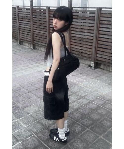 ANIV(アニーブ)の「SQUARE-NECK BUTTON SLEEVELESS GRAY(Tシャツ/カットソー・レディース・その他・FREE)」の6枚目の写真