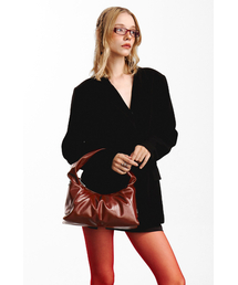 GOODTOTES（グッドトートズ）の「Leather Croissant Hobo Bag - Red Velvet（ショルダーバッグ）」