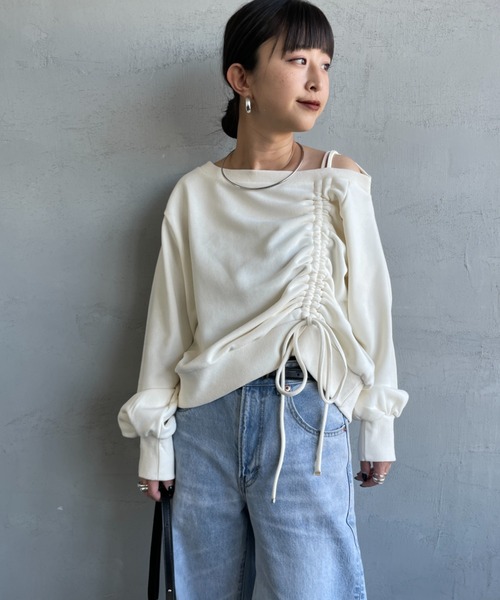 nenom（ネノム）の「[nenom/ネノム] ワンショルダードロストスウェット（スウェット・レディース・ブラウン/グレー/アイボリー/ブラック・F）」の8枚目の写真