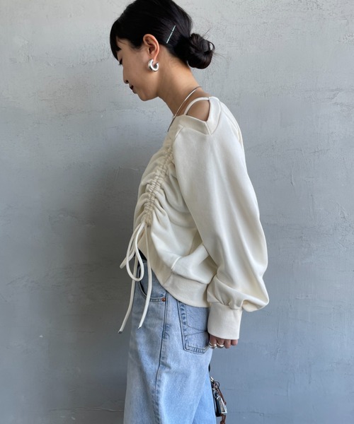 nenom（ネノム）の「[nenom/ネノム] ワンショルダードロストスウェット（スウェット・レディース・ブラウン/グレー/アイボリー/ブラック・F）」の9枚目の写真