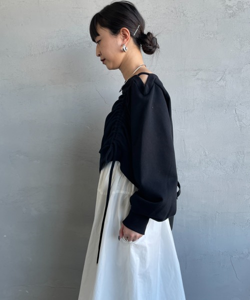 nenom（ネノム）の「[nenom/ネノム] ワンショルダードロストスウェット（スウェット・レディース・ブラウン/グレー/アイボリー/ブラック・F）」の22枚目の写真
