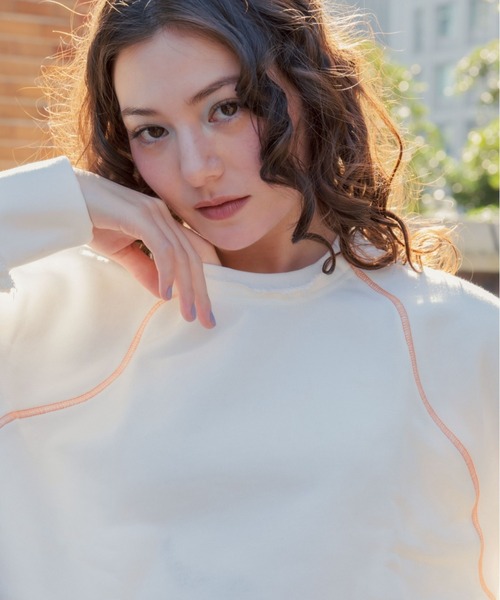 AULA AILA(アウラアイラ)の「AULA AILA/アウラアイラ/別注ウェーブカラースウェット(スウェット・レディース・ブラック/ホワイト系2/ピンク・0)」の9枚目の写真