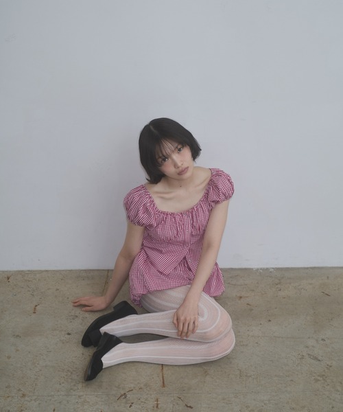 FEKETE(フェケテ)の「gingham 2way puff sleeve blouse / 2WAYパフスリーブブラウス(シャツ/ブラウス・レディース・ネイビー/ホワイト/ピンク/ブラック・LARGE/MEDIUM/SMALL)」の5枚目の写真