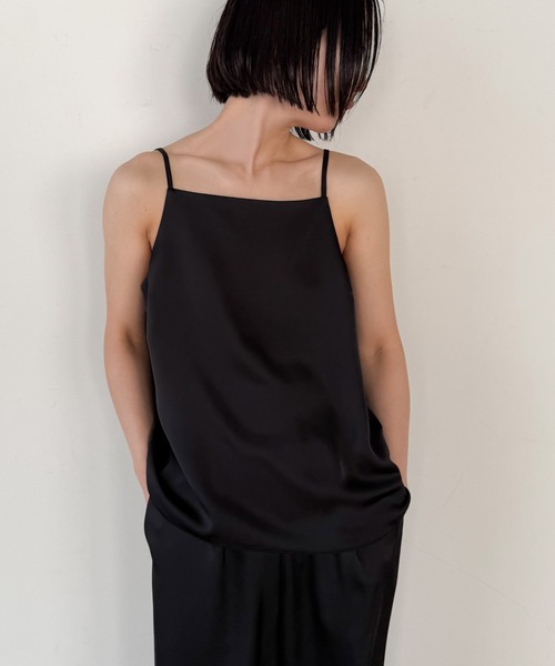 select MOCA by son(セレクトモカバイソン)の「マットサテンスクエアキャミソール【セットアップ対応】【by SON】(キャミソール・レディース・ブラウン/アイボリー/ブラック・FREE)」の2枚目の写真