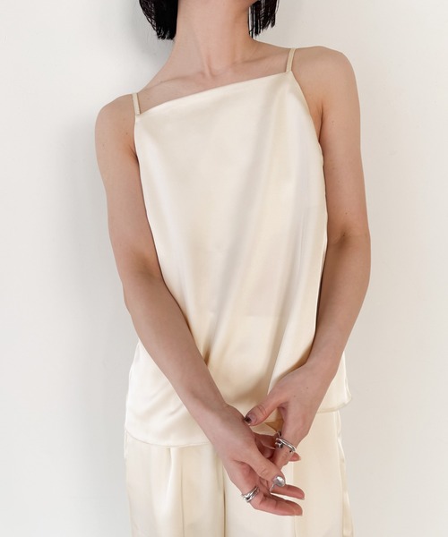 select MOCA by son(セレクトモカバイソン)の「マットサテンスクエアキャミソール【セットアップ対応】【by SON】(キャミソール・レディース・ブラウン/アイボリー/ブラック・FREE)」の10枚目の写真