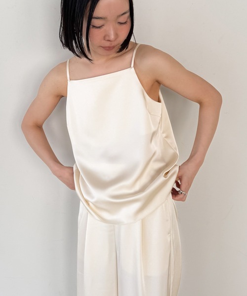 select MOCA by son(セレクトモカバイソン)の「マットサテンスクエアキャミソール【セットアップ対応】【by SON】(キャミソール・レディース・ブラウン/アイボリー/ブラック・FREE)」の12枚目の写真