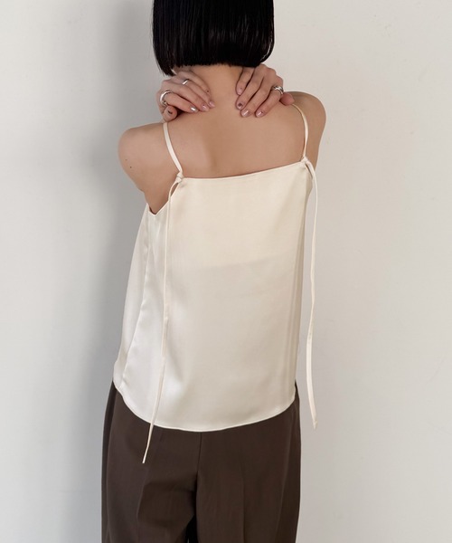 select MOCA by son(セレクトモカバイソン)の「マットサテンスクエアキャミソール【セットアップ対応】【by SON】(キャミソール・レディース・ブラウン/アイボリー/ブラック・FREE)」の13枚目の写真