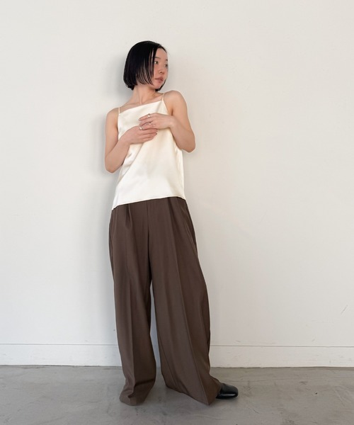 select MOCA by son(セレクトモカバイソン)の「マットサテンスクエアキャミソール【セットアップ対応】【by SON】(キャミソール・レディース・ブラウン/アイボリー/ブラック・FREE)」の16枚目の写真