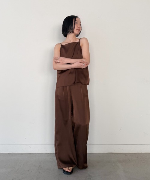 select MOCA by son(セレクトモカバイソン)の「マットサテンスクエアキャミソール【セットアップ対応】【by SON】(キャミソール・レディース・ブラウン/アイボリー/ブラック・FREE)」の22枚目の写真