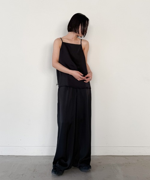 select MOCA by son(セレクトモカバイソン)の「マットサテンスクエアキャミソール【セットアップ対応】【by SON】(キャミソール・レディース・ブラウン/アイボリー/ブラック・FREE)」の6枚目の写真