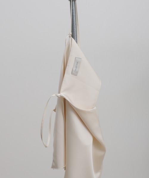 select MOCA by son(セレクトモカバイソン)の「マットサテンスクエアキャミソール【セットアップ対応】【by SON】(キャミソール・レディース・ブラウン/アイボリー/ブラック・FREE)」の17枚目の写真