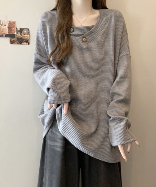 SallyLunn(サリーラン)の「ボタンアクセントリブオーバートップス(Tシャツ/カットソー・レディース・ベージュ/スミクロ/グレー・MEDIUM/LARGE)」の5枚目の写真