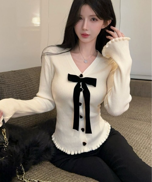 kirakiraShop（キラキラショップ）の「リボン付き Vネック リブ ニット カーディガン（カーディガン/ボレロ・レディース・ブラック/オフホワイト/グレー/レッド・FREE）」の10枚目の写真