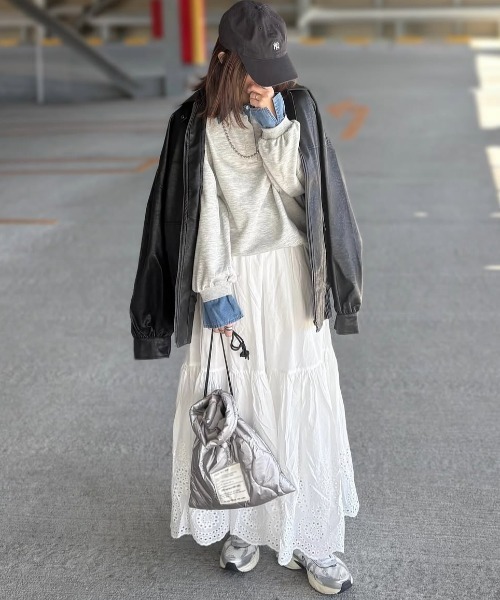 ANGIE（アンジー）の「デニム襟 ドッキング フェイクレイヤード スウェット トップス（スウェット・レディース・アイボリー/チャコール/ネイビー/ライトグレー・FREE）」の21枚目の写真