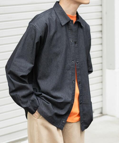 ITEMS URBANRESEARCH（アイテムズ アーバンリサーチ）の「スナップボタンデニムレギュラーカラーシャツ（シャツ/ブラウス・メンズ・ブルー/ネイビー/ブラック・LARGE/MEDIUM）」の2枚目の写真