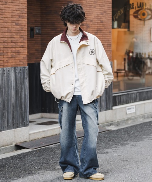 Rocky Monroe(ロッキーモンロー)の「2WAYリバーシブル 両A面オーバーサイズワンポイントロゴ刺繍スタンドネックライトブルゾン(ブルゾン・メンズ・グレイッシュベージュ/チャコール/ブラック/ブラウン/アイボリー/ベージュ/ワイン/ネイビー・L/XL/M)」の11枚目の写真