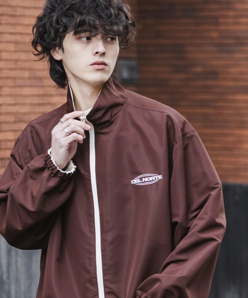 Rocky Monroe(ロッキーモンロー)の「2WAYリバーシブル 両A面オーバーサイズワンポイントロゴ刺繍スタンドネックライトブルゾン(ブルゾン・メンズ・グレイッシュベージュ/チャコール/ブラック/ブラウン/アイボリー/ベージュ/ワイン/ネイビー・L/XL/M)」の13枚目の写真