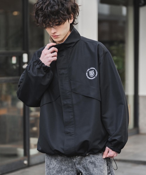 Rocky Monroe(ロッキーモンロー)の「2WAYリバーシブル 両A面オーバーサイズワンポイントロゴ刺繍スタンドネックライトブルゾン(ブルゾン・メンズ・グレイッシュベージュ/チャコール/ブラック/ブラウン/アイボリー/ベージュ/ワイン/ネイビー・L/XL/M)」の18枚目の写真