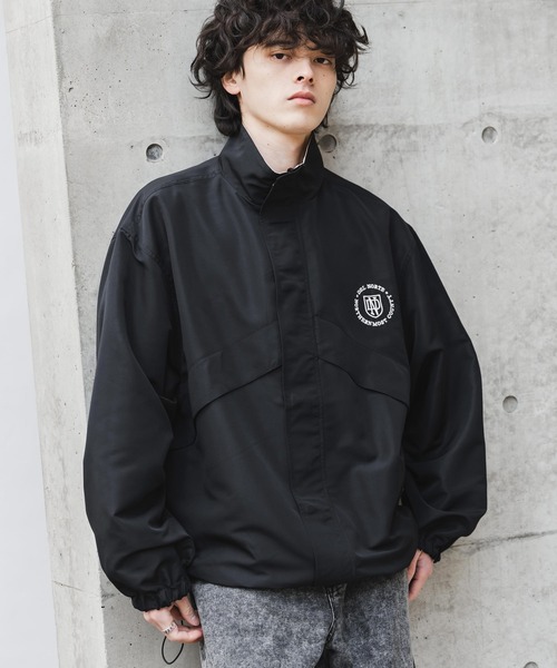 Rocky Monroe(ロッキーモンロー)の「2WAYリバーシブル 両A面オーバーサイズワンポイントロゴ刺繍スタンドネックライトブルゾン(ブルゾン・メンズ・グレイッシュベージュ/チャコール/ブラック/ブラウン/アイボリー/ベージュ/ワイン/ネイビー・L/XL/M)」の16枚目の写真