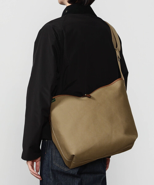 BRADY(ブレディー)の「Brady | ASHDOWN UNISEX(ショルダーバッグ・レディース・カーキ/ブラック・ONE)」の1枚目の写真
