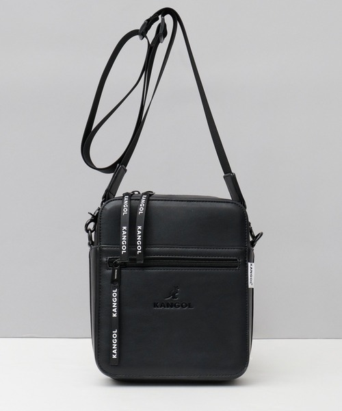 KANGOL(カンゴール)の「<A.M.S.別注> レザー調 ボックス型 ショルダーバッグ(ショルダーバッグ・メンズ・ブラック・FREE)」の1枚目の写真