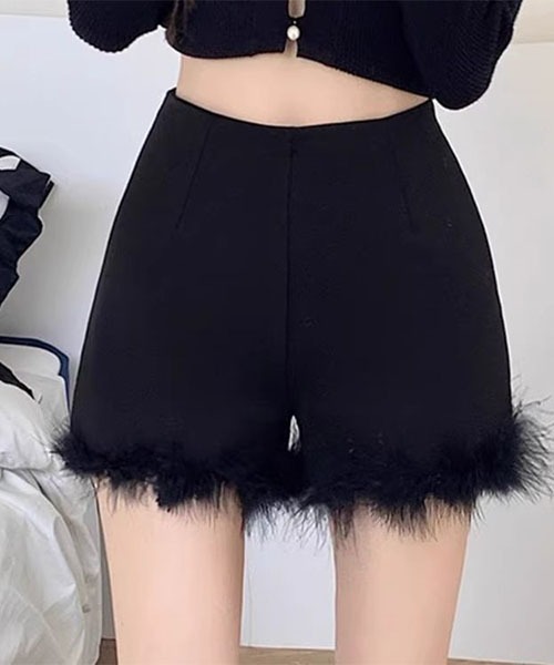 gossip!ロサンゼルス(ゴシップロサンゼルス)の「ファーアクセント きれいめショートパンツ(その他パンツ・レディース・ブラック・S/M/L)」の19枚目の写真