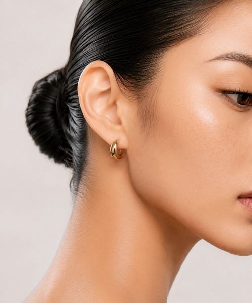 Lyvi(ライビィ)の「Rounded Bold Hoop Pierce / 金属アレルギー対応(ピアス(両耳用)・レディース・ゴールド/シルバー・FREE)」の11枚目の写真