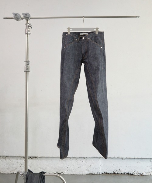 3D TWISTED JEANS 3.0（デニムパンツ）｜NVRFRGT（ネヴァーフォー