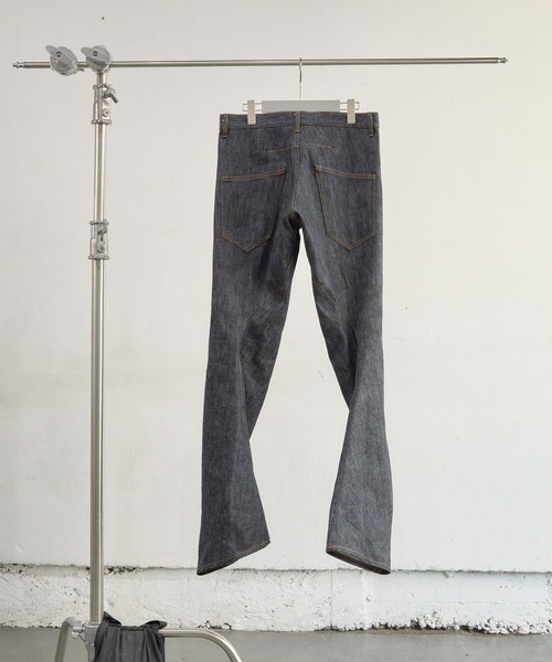 3D TWISTED JEANS 3.0（デニムパンツ）｜NVRFRGT（ネヴァーフォー