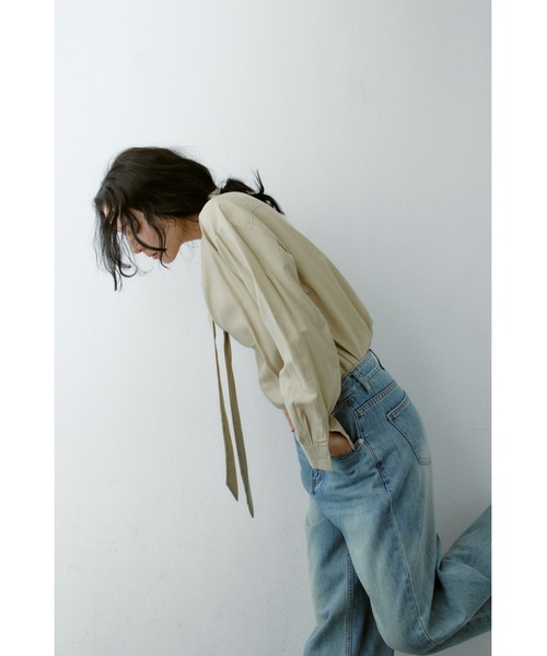 ANF.MUU（アンフムー）の「ナロータイブラウス（シャツ/ブラウス・レディース・アイボリー/ベージュ・FREE）」の12枚目の写真