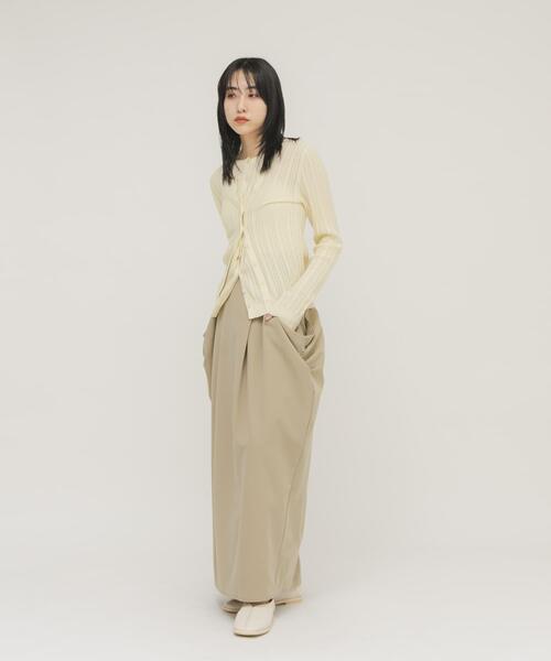 KBF（ケイビーエフ）の「ドレープタックスカート（スカート・レディース・ベージュ/チャコールグレー・ONE）」の5枚目の写真