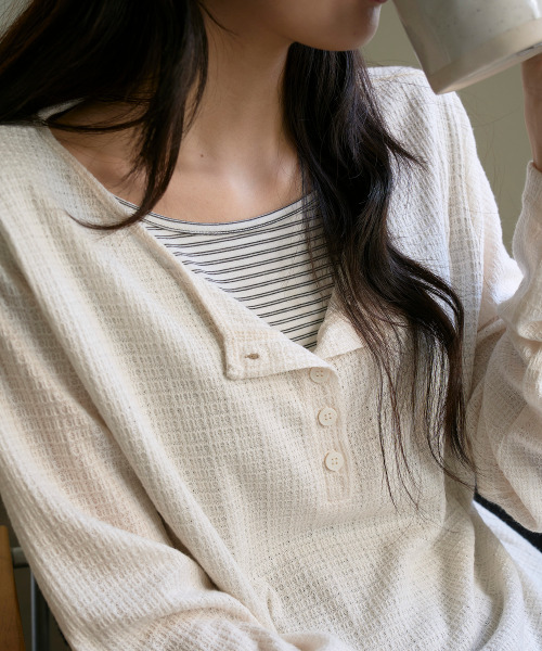 SAYUU(サユ)の「ソフトレイヤードヘンリーネックTシャツクリーム(Tシャツ/カットソー・レディース・Cream・FREE)」の2枚目の写真