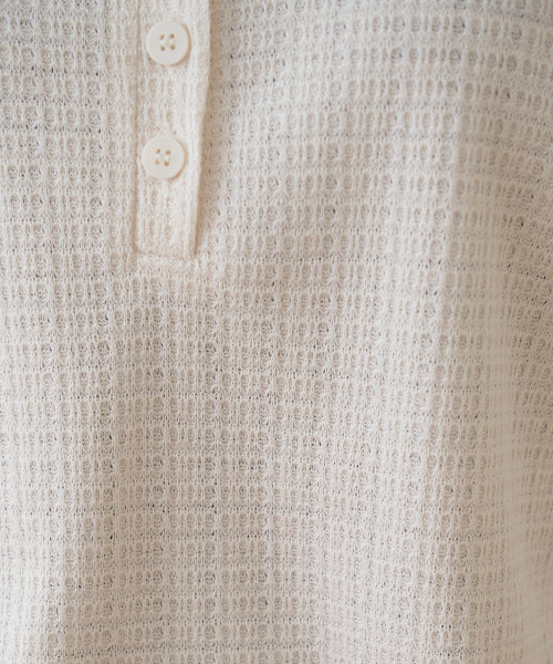SAYUU(サユ)の「ソフトレイヤードヘンリーネックTシャツクリーム(Tシャツ/カットソー・レディース・Cream・FREE)」の5枚目の写真