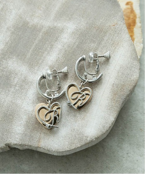 RANDA（ランダ）の「【Heart Collection】ハートフープイヤリング（イヤリング・レディース・シルバー/ゴールド・FREE）」の3枚目の写真