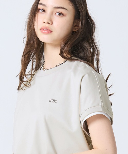 LACOSTE(ラコステ)の「【オンライン限定】LACOSTE オーバーサイズ フレンチスリーブ サイドスリット クルーネックTシャツ(Tシャツ/カットソー・レディース・オフホワイト/ダークアッシュ/ブラック/グレイッシュベージュ・FREE)」の6枚目の写真