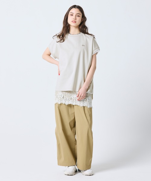 LACOSTE(ラコステ)の「【オンライン限定】LACOSTE オーバーサイズ フレンチスリーブ サイドスリット クルーネックTシャツ(Tシャツ/カットソー・レディース・オフホワイト/ダークアッシュ/ブラック/グレイッシュベージュ・FREE)」の8枚目の写真