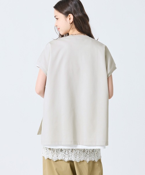 LACOSTE(ラコステ)の「【オンライン限定】LACOSTE オーバーサイズ フレンチスリーブ サイドスリット クルーネックTシャツ(Tシャツ/カットソー・レディース・オフホワイト/ダークアッシュ/ブラック/グレイッシュベージュ・FREE)」の7枚目の写真