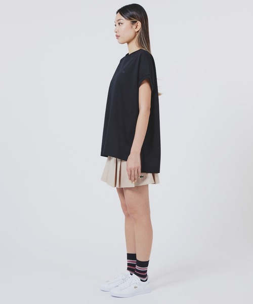 LACOSTE(ラコステ)の「【オンライン限定】LACOSTE オーバーサイズ フレンチスリーブ サイドスリット クルーネックTシャツ(Tシャツ/カットソー・レディース・オフホワイト/ダークアッシュ/ブラック/グレイッシュベージュ・FREE)」の15枚目の写真