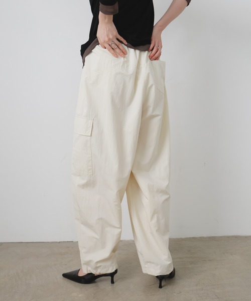 LIAN（リアン）の「撥水ワイドカーゴパンツ（カーゴパンツ・レディース・ブラック/アイボリー/ピンク/ベージュ・FREE）」の16枚目の写真