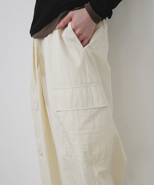 LIAN（リアン）の「撥水ワイドカーゴパンツ（カーゴパンツ・レディース・ブラック/アイボリー/ピンク/ベージュ・FREE）」の17枚目の写真