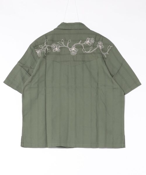 Desigual（デシグアル）の「刺繍入りシャツ（シャツ/ブラウス・メンズ・グリーン・S/M/L）」の2枚目の写真